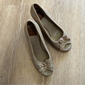 Tory Burch Ivory Canvas Jackie Espadrille Wedge heel Size 8.5